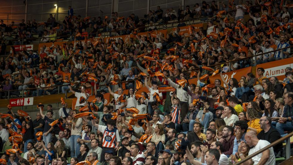 El Básquet Coruña y su afición se unen en pro de las víctimas de la DANA