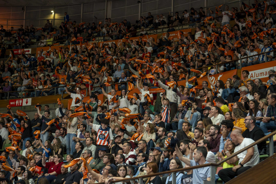 El Básquet Coruña y su afición se unen en pro de las víctimas de la DANA