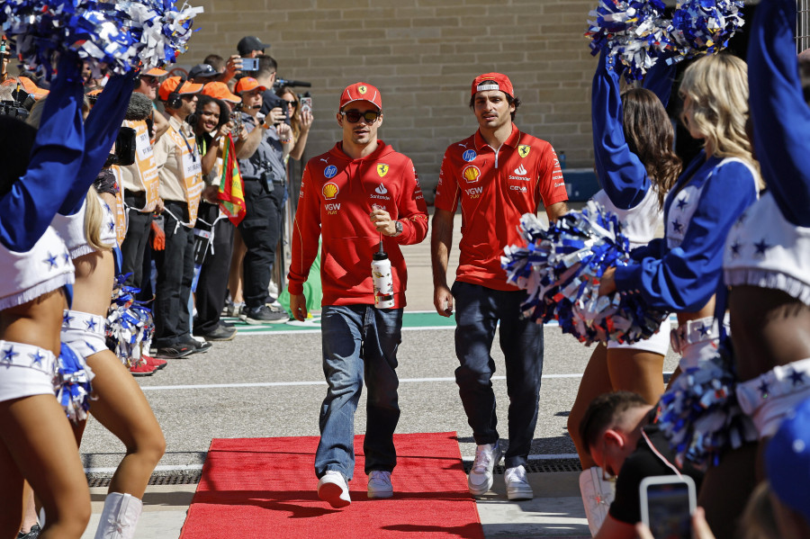 Leclerc gana por delante de Sainz y aprovecha en Austin la lucha entre Verstappen y Norris