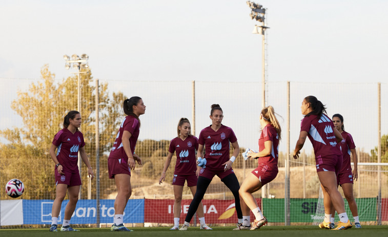 La selección comienza sus entrenamientos con público y sin Hermoso, Tejada y Lucía García