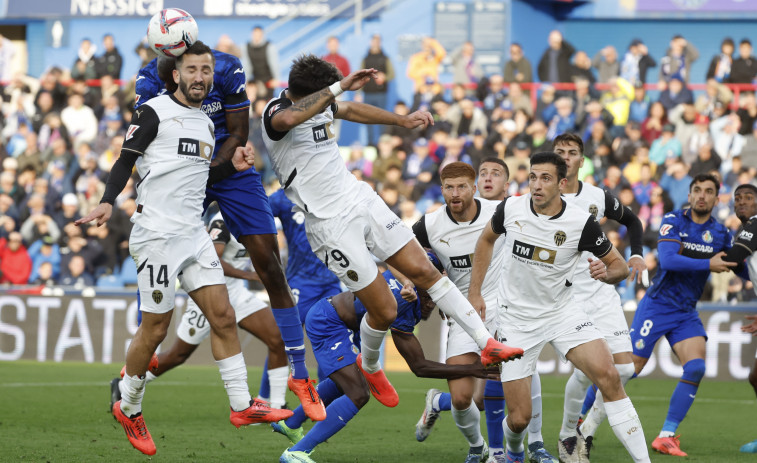 El Valencia empata en Getafe y sigue en la última posición (1-1)