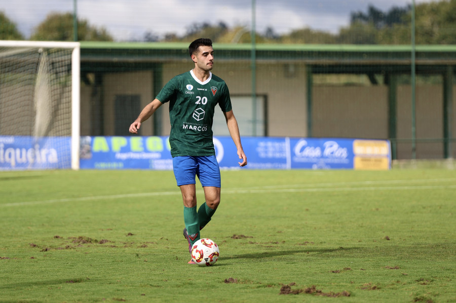 Román (Órdenes): “Son un rapaz da vila que dende pequeno tiña a ilusión de xogar no equipo sénior”