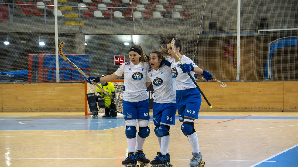 El HC Coruña salva un punto a cinco minutos del final