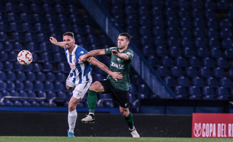 El San Tirso tutea al Espanyol en un partido en el que acaba fundido en Riazor