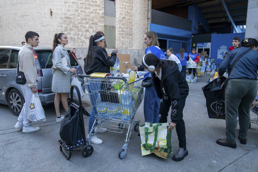 El Depor cierra la exitosa iniciativa de donación de alimentos para los afectados por la DANA