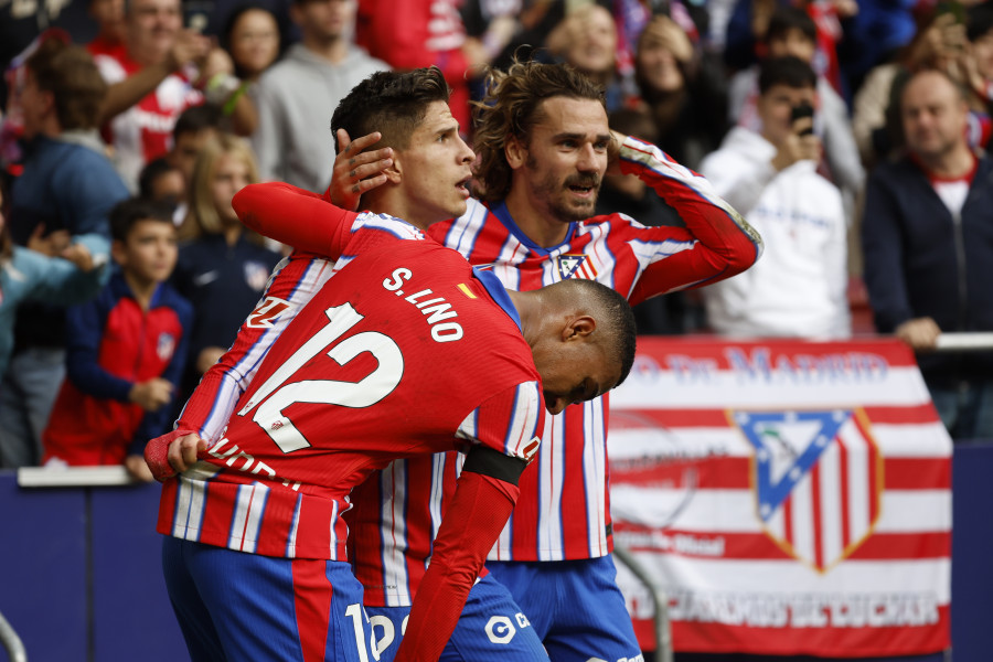 El Atlético de Madrid gana con suficiencia a Las Palmas (2-0)