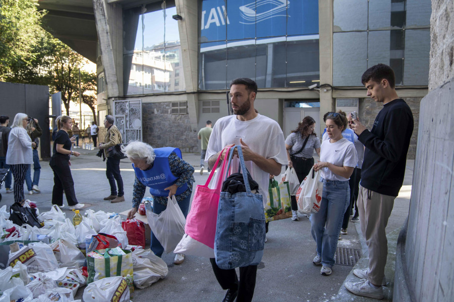 Tres camiones con 80 toneladas de víveres, camino de Valencia