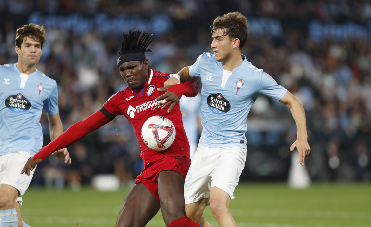 Douvikas da aire al Celta y hunde al Getafe (1-0)