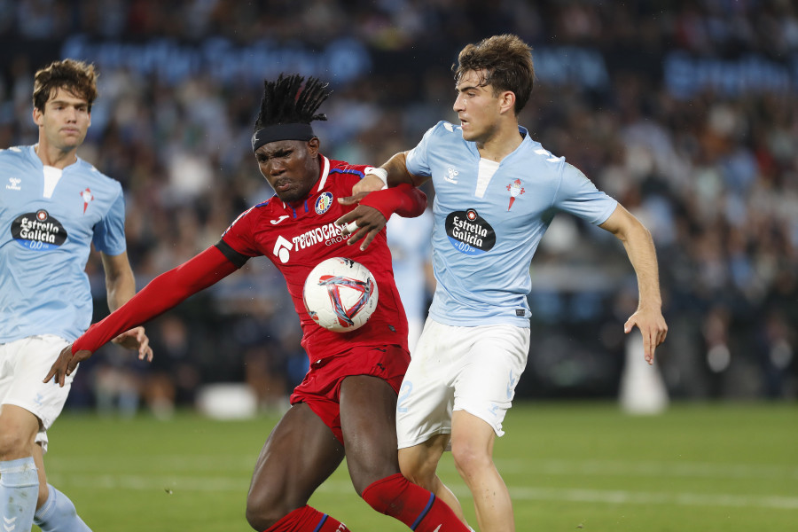 Douvikas da aire al Celta y hunde al Getafe (1-0)