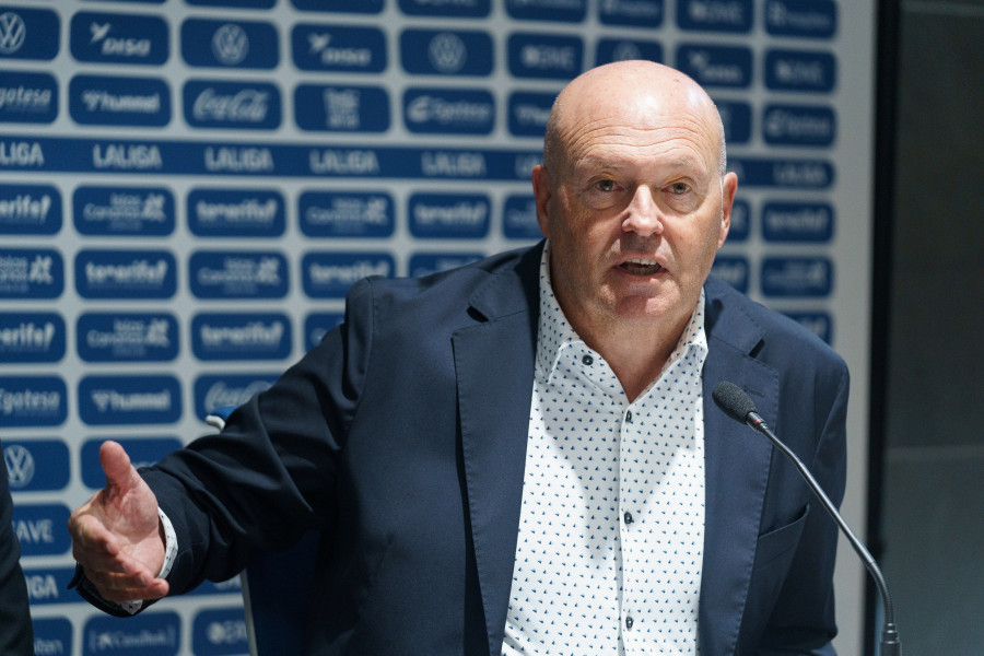 Pepe Mel renueva en el Tenerife hasta 2026