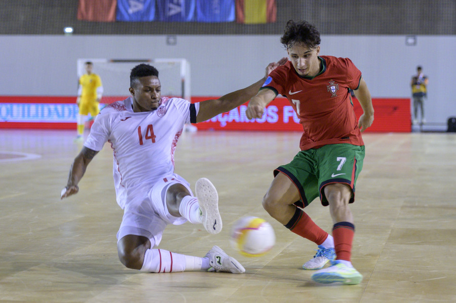 España logra una victoria de prestigio y de ilusión en el debut de Velasco (0-1)