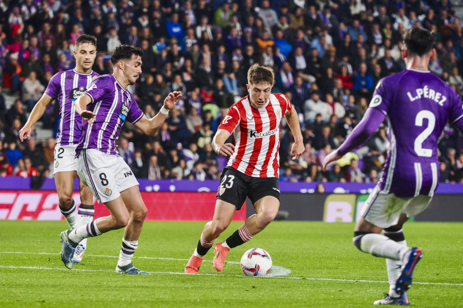 El jugador del Athletic Guruzeta estropea la fiesta al Real Valladolid (1-1)