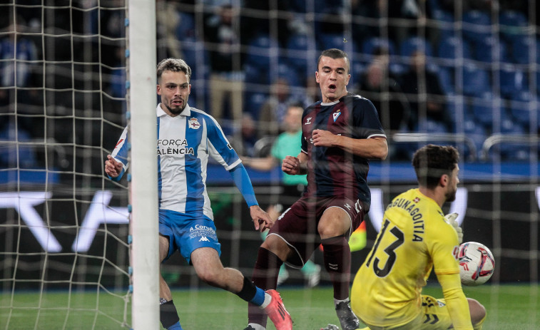 Los apuntes del Dépor-Eibar: Soriano hace saltar por los aires el bloqueo del Dépor en Riazor