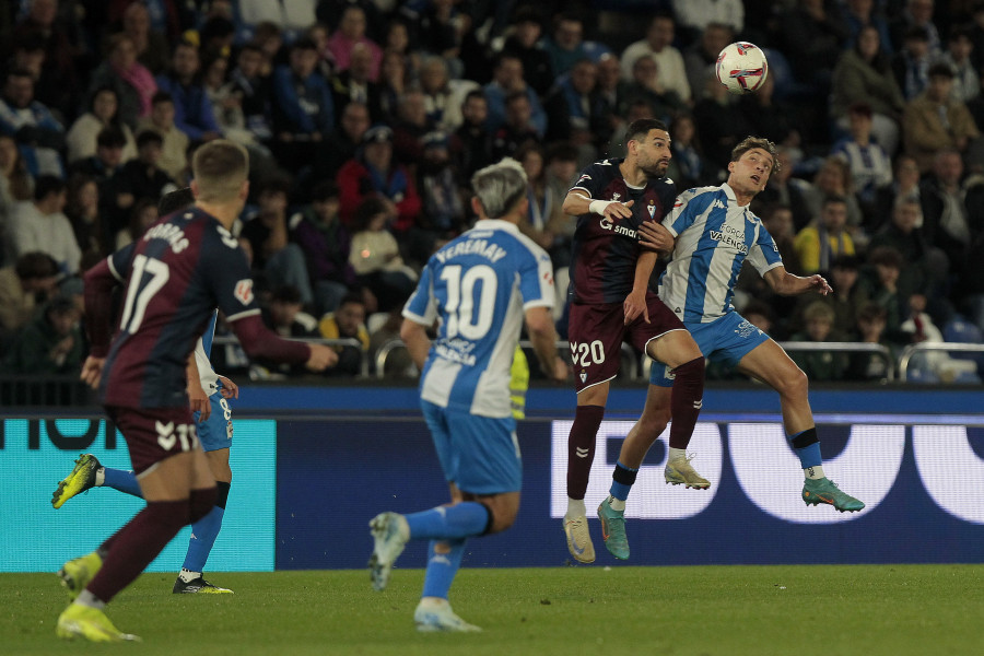 EL ANÁLISIS DE MANU SÁNCHEZ: Cara y cruz con premio final para el Deportivo ante el Eibar