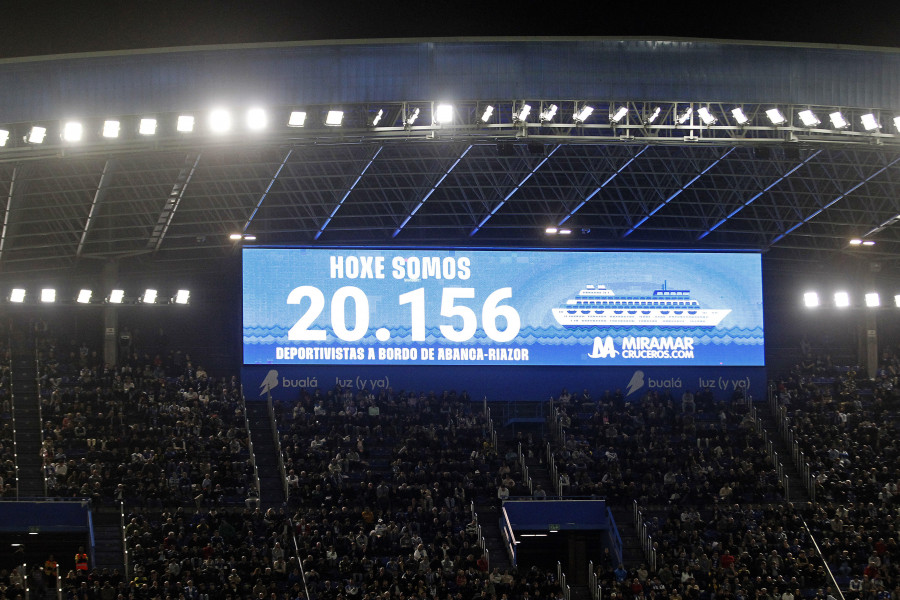 Los lunes son menos lunes en Riazor con más de 20.000 fieles