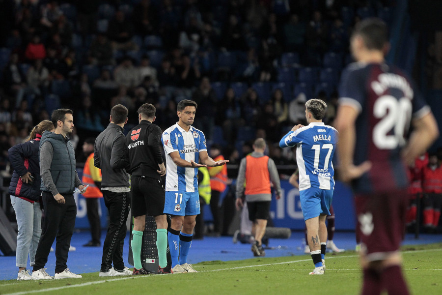 Almería-Dépor, el encuentro de las ausencias