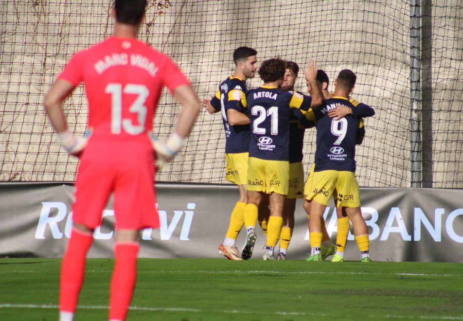 Luis Chacón, con un gol, redondea la victoria de la Cultural ante el Celta Fortuna