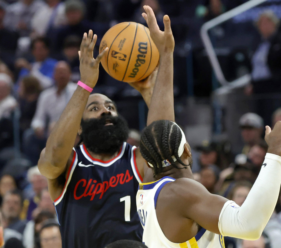 James Harden se convierte en el segundo máximo triplista de la historia de la NBA