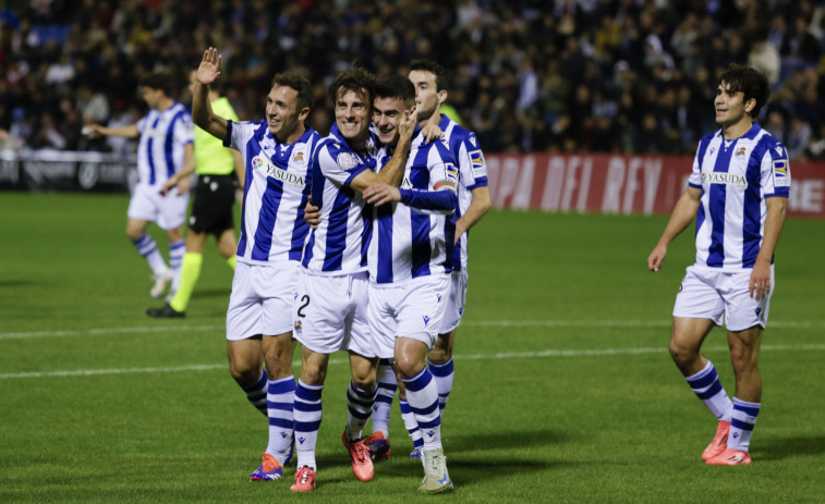 La Real Sociedad, pese a las bajas, hace los deberes ante el Jove Español (0-5)