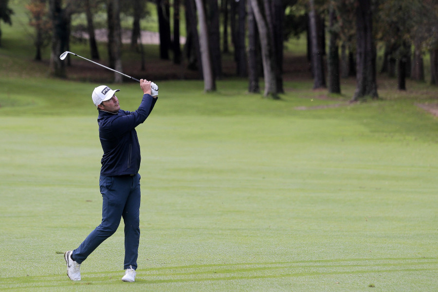 El salto de fe de José Luis Adarraga, el coruñés de 41 años que sueña con el circuito europeo de golf