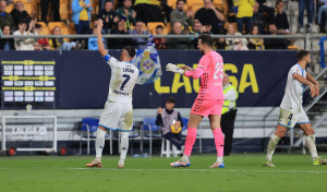 La picardía de Lucas: un golazo con ocho metros de ‘ventaja’