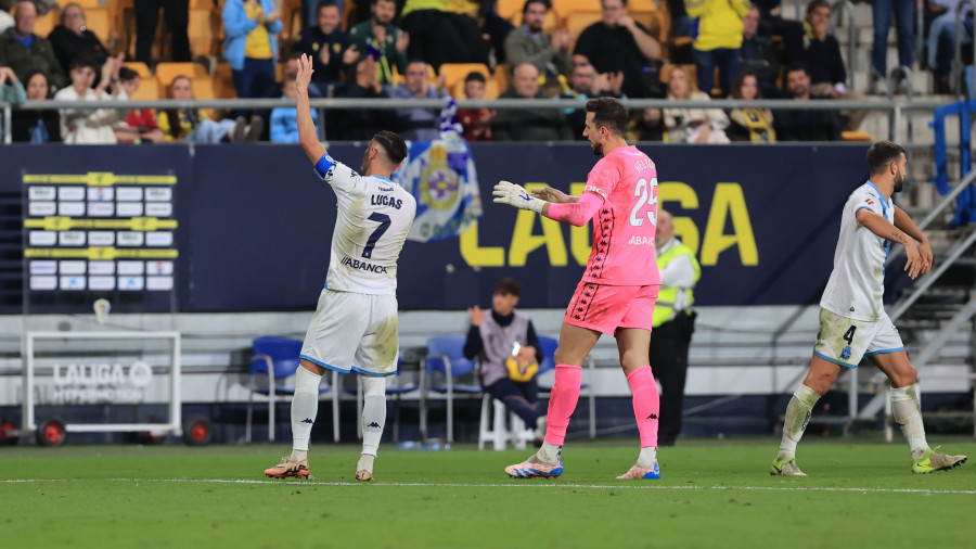 La picardía de Lucas: un golazo con ocho metros de ‘ventaja’