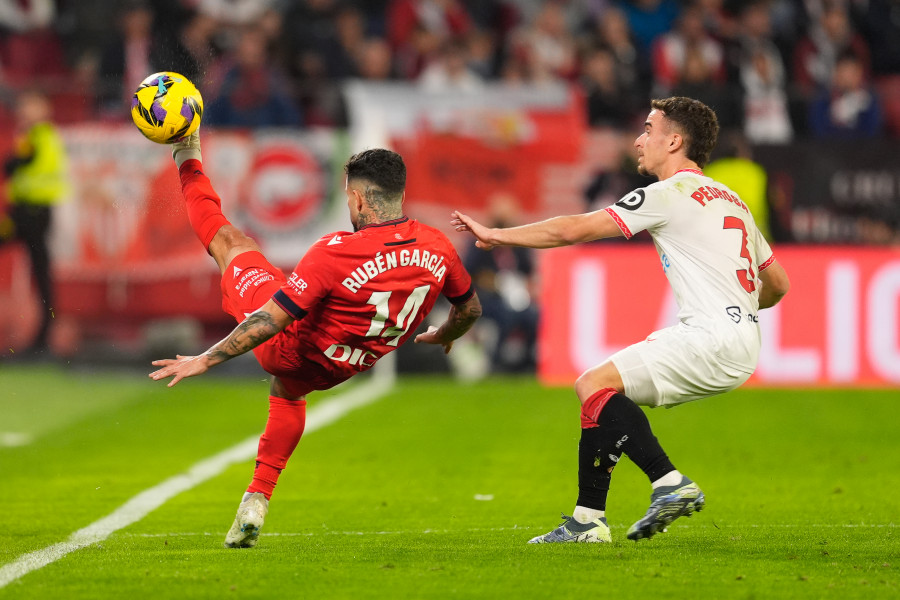 Budimir y Lukébakio dejan en tablas un duelo con mayor dominio sevillista   (1-1)