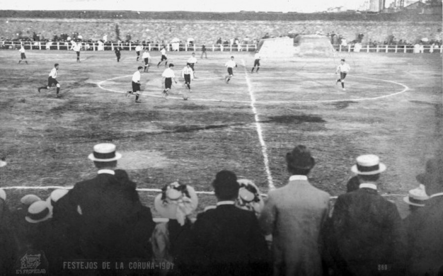 El primer entrenador de la historia del Deportivo