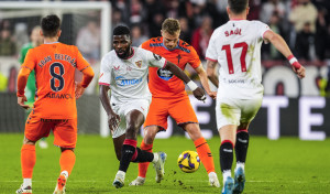 Un gol de Manu Bueno dio al Sevilla un agónico triunfo sobre el Celta (1-0)