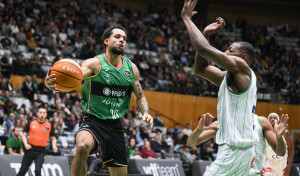 Kassius Robertson: “El Leyma Coruña es peligroso cuando entra en calor y mete los tiros”