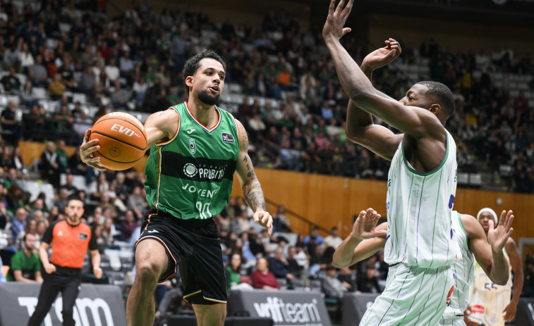 Kassius Robertson: “El Leyma Coruña es peligroso cuando entra en calor y mete los tiros”