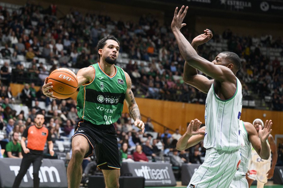 Kassius Robertson: “El Leyma Coruña es peligroso cuando entra en calor y mete los tiros”