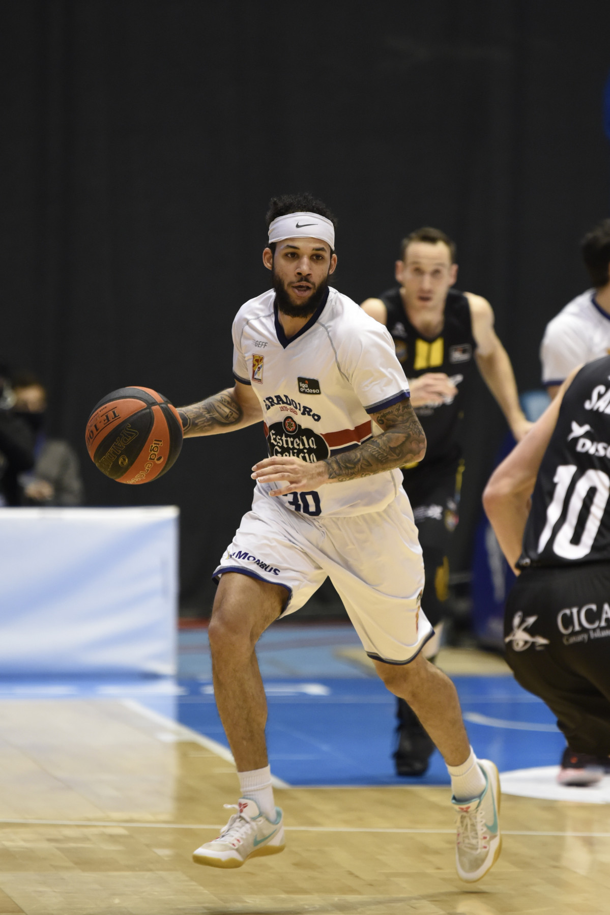 Kassius Robertson MOB LNT Firmar acb Photo   A Baulde