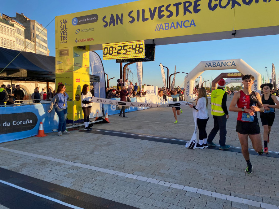 Anxo Castro e Irene Lorenzo, ganadores de la San Silvestre Coruña