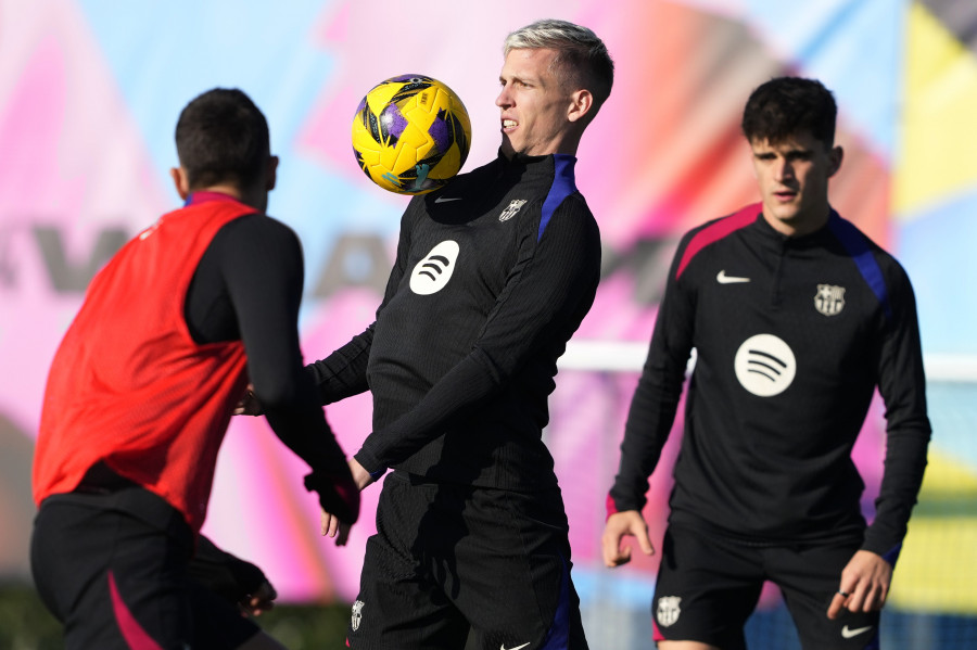 Dani Olmo y Pau Víctor participan en el primer entrenamiento del año