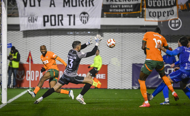 El Valencia acaba con el sueño copero del Ourense (0-2)