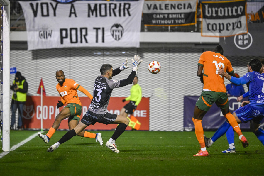 El Valencia acaba con el sueño copero del Ourense (0-2)