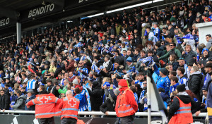 La grada visitante entró en ebullición con el gol de Soriano