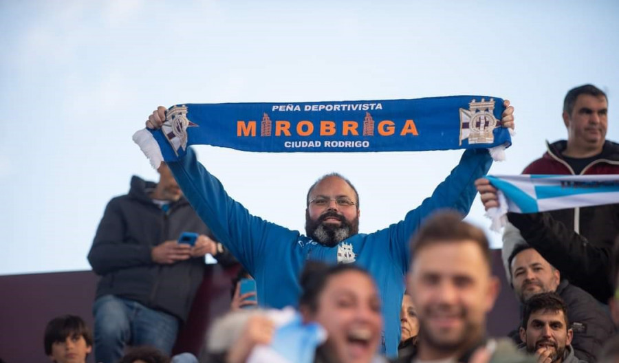 MI VIDA EN BLANQUIAZUL | Óscar Cedeira: “Hago 130.000 kilómetros al año; con el Dépor, muchos pero menos de los que me gustaría”