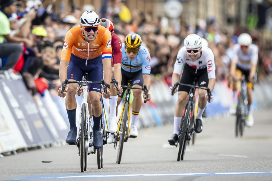 Van der Poel vence a Van Aert en Maasmechelen