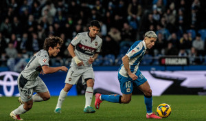 El Deportivo se pega un tiro en el pie ante el Levante (1-2)