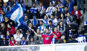 Avalancha blanquiazul para el Carlos Tartiere