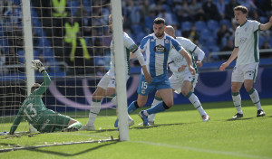 La misión imposible de ganar dos seguidos en Riazor