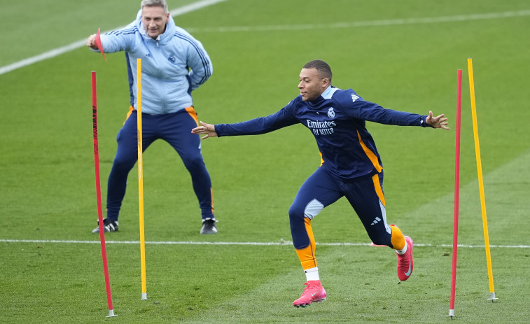 Mbappé y Courtois vuelven a una convocatoria con seis bajas