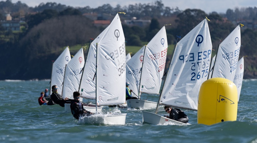 Alonso y Chamorro, nuevos campeones gallegos de Optimist en A Coruña